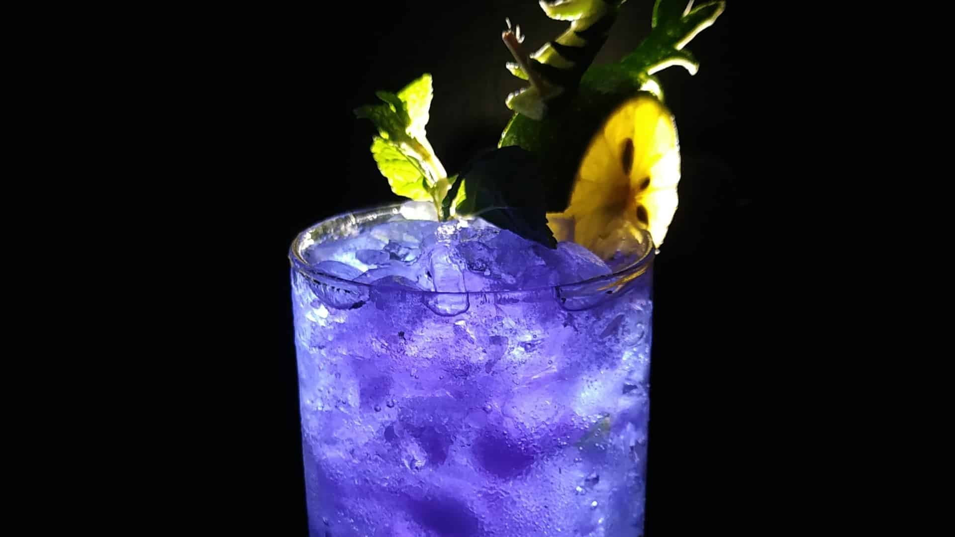 Blue Fizz drink recipe