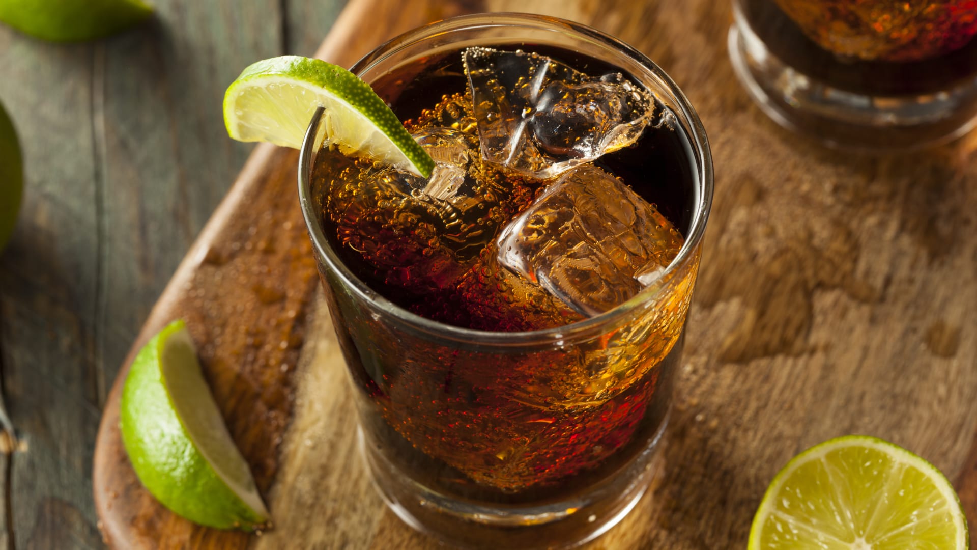 Cuba Libre drink recipe