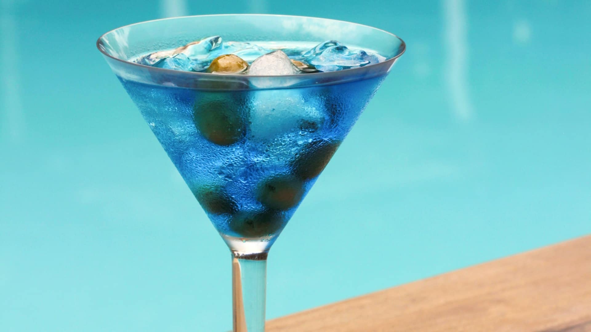 Sapphire Martini drink recipe